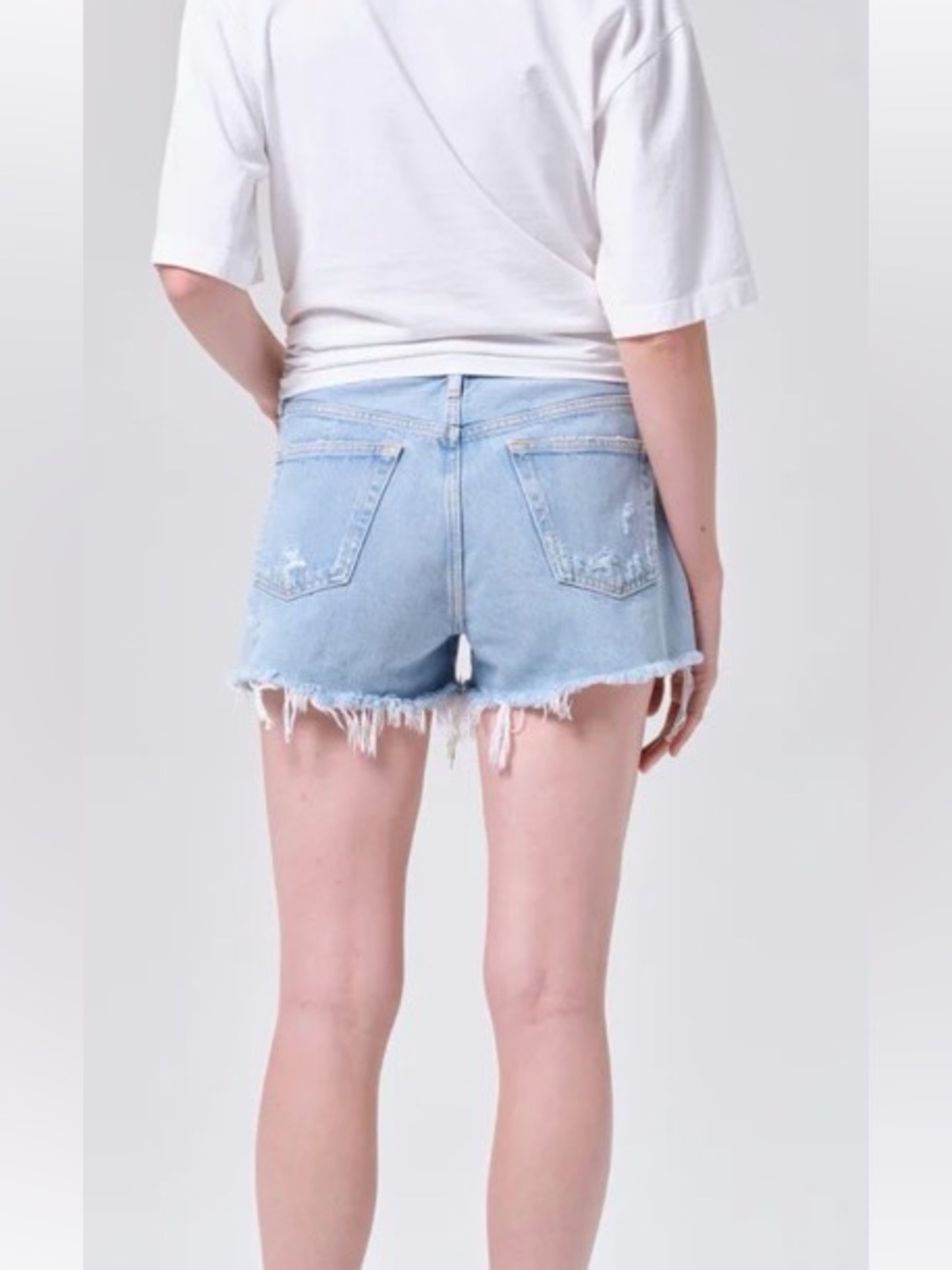 Agolde PARKER VINTAGE CUT OFF SHORT
IN SWAPMEET Size 28